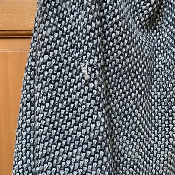 Comfortable GAP Sweater Poncho - Picture 3 of 9